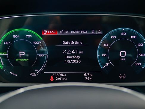 Used 2024 Audi Q8 e-tron Premium Plus image 26