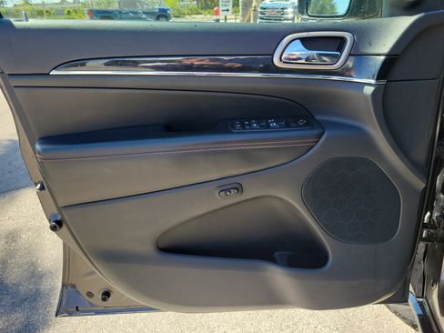 Used 2016 Jeep Grand Cherokee Limited 75th Anniversary image 24