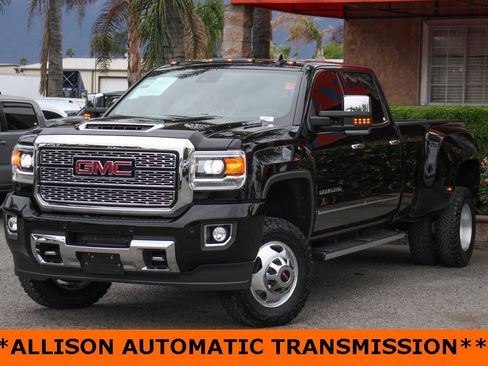 Used 2018 GMC Sierra 3500 Denali w/ Duramax Plus Package image 4