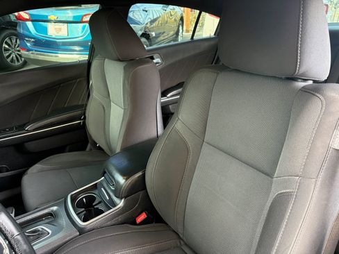 Used 2017 Dodge Charger SXT w/ Navigation & Travel Group image 12