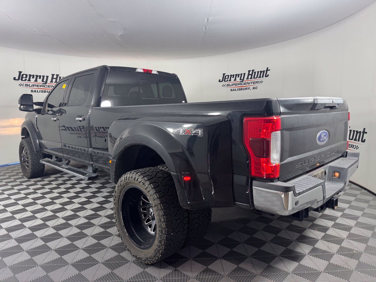 Used 2018 Ford F450 Lariat w/ Lariat Ultimate Package AWD/4WD image 8