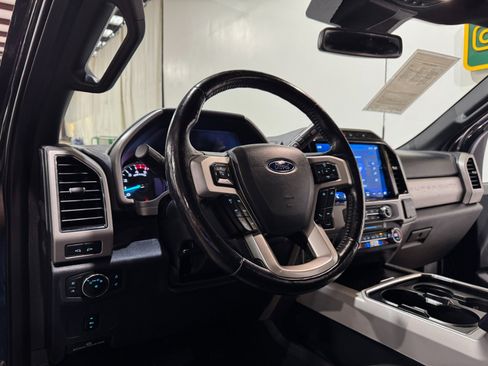 Used 2022 Ford F250 Lariat w/ Chrome Package image 10