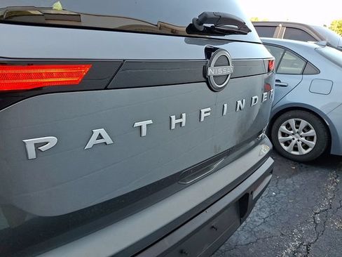 Used 2024 Nissan Pathfinder SV FWD image 30