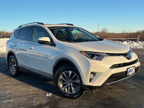 Used 2016 Toyota RAV4 XLE image 5