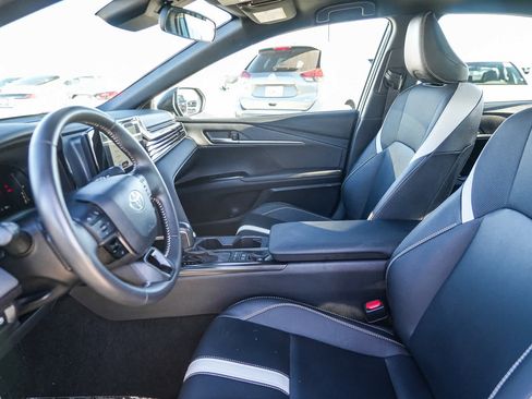 Used 2025 Toyota Camry SE FWD image 15