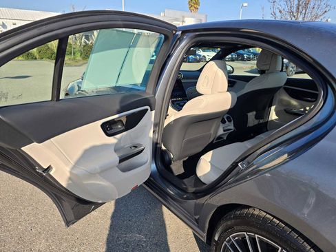 Used 2025 Mercedes-Benz C 300 4MATIC Sedan image 17