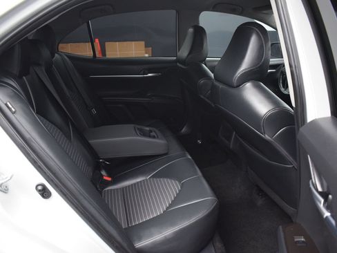 Used 2024 Toyota Camry SE FWD image 11