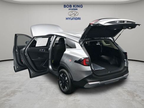 New 2026 Kia Sportage LX FWD image 17