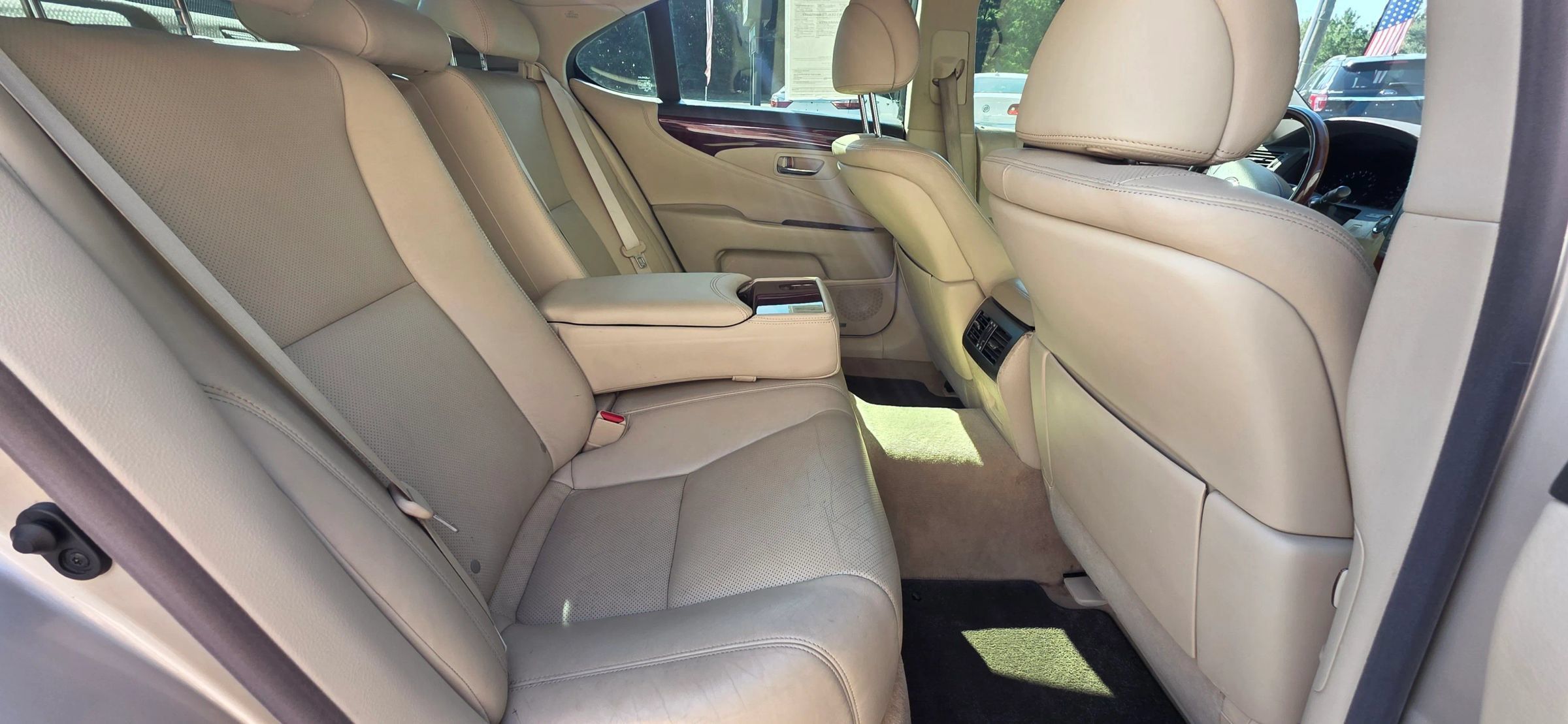 Used 2011 Lexus LS 460 w/ Luxury Value Edition RWD image 16