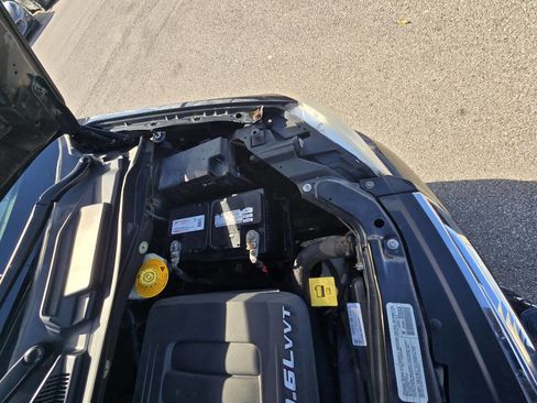 Used 2014 Chrysler Town & Country Touring-L w/ Driver Convenience Group image 53