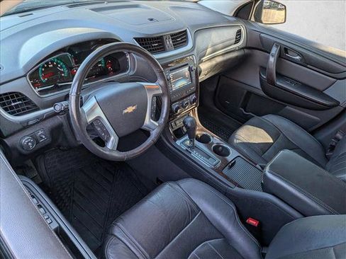 Used 2017 Chevrolet Traverse Premier image 9