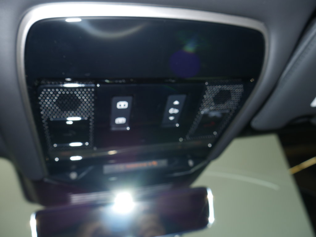 Certified 2025 Land Rover Range Rover Autobiography AWD/4WD image 36