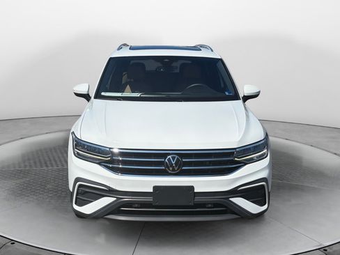 Used 2022 Volkswagen Tiguan SE AWD/4WD image 2