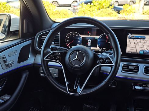Used 2024 Mercedes-Benz GLE 450e 4MATIC image 26