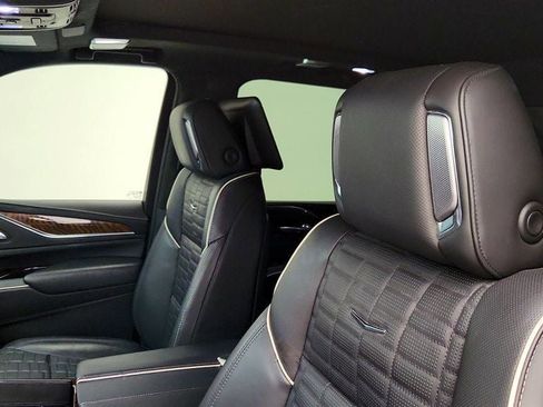 Used 2023 Cadillac Escalade Sport Platinum w/ LPO, ONYX Package image 23