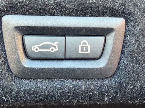 Used 2023 BMW 530i image 13