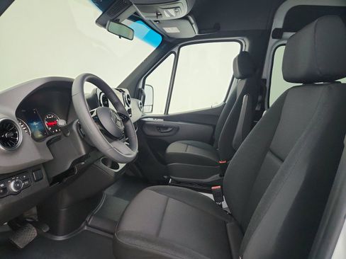 New 2025 Mercedes-Benz Sprinter 2500 image 10
