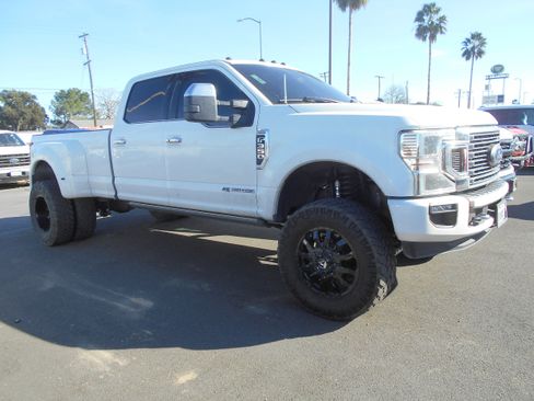 Used 2021 Ford F350 Platinum image 3