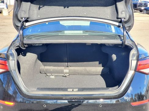Used 2023 Nissan Sentra SV image 9