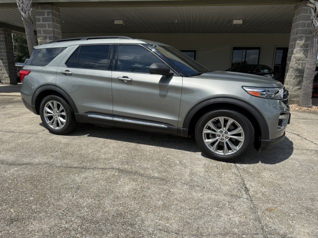 Used 2020 Ford Explorer XLT w/ Equipment Group 202A RWD image 3