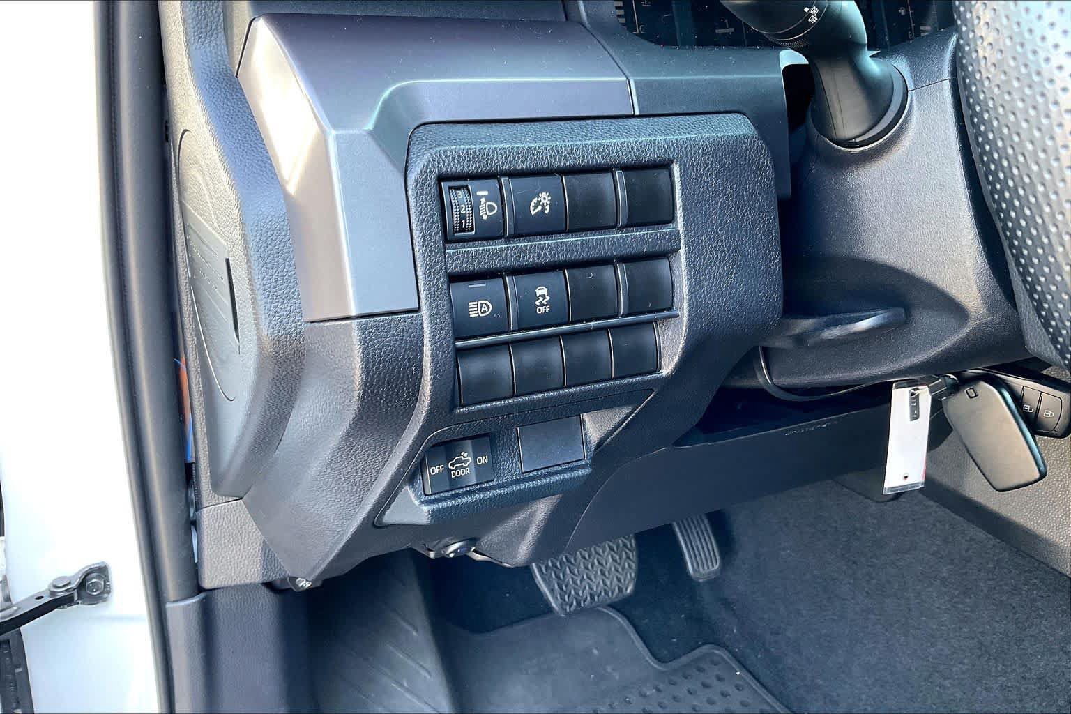 Certified 2026 Toyota Tacoma SR5 RWD image 32