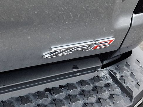 Used 2024 Chevrolet Colorado ZR2 w/ Safety Package AWD/4WD image 30