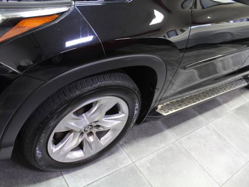 Used 2017 Toyota Highlander Limited Platinum image 37