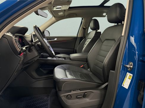 Certified 2025 Volkswagen Atlas SEL image 17