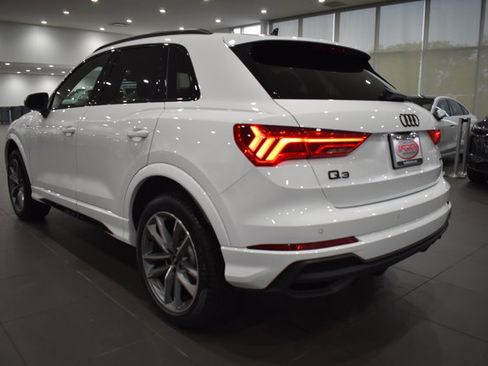Used 2025 Audi Q3 2.0T Premium w/ Convenience Package AWD/4WD image 16
