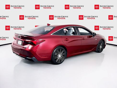 Used 2019 Toyota Avalon XSE w/ Carpet Mat Package FWD image 5
