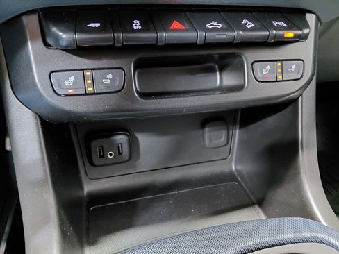 Used 2022 Chevrolet Colorado Z71 image 35