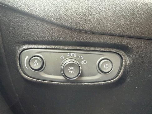 Used 2020 Chevrolet Equinox LT FWD image 16