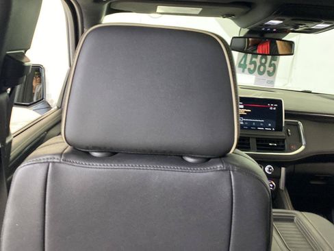 Used 2024 GMC Yukon AT4 w/ AT4 Premium Plus Package AWD/4WD image 15
