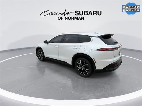 Used 2025 Toyota Crown Signia image 2