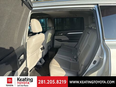 Used 2019 Toyota Highlander XLE image 18