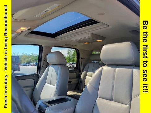 Used 2010 GMC Yukon SLT w/ SLT-2 Equipment Package AWD/4WD image 20