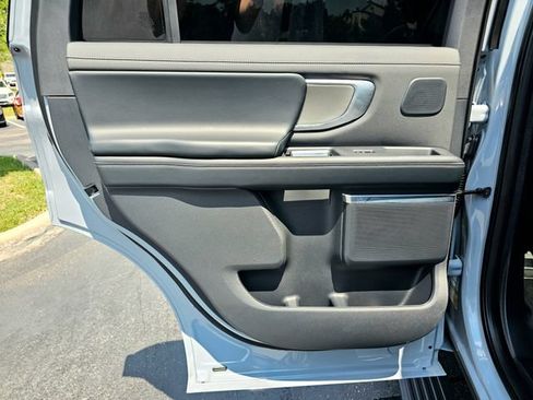 Used 2025 Ford Expedition Platinum w/ Driver's Package AWD/4WD image 30