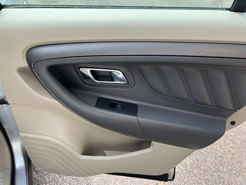 Used 2012 Ford Taurus SEL FWD image 18