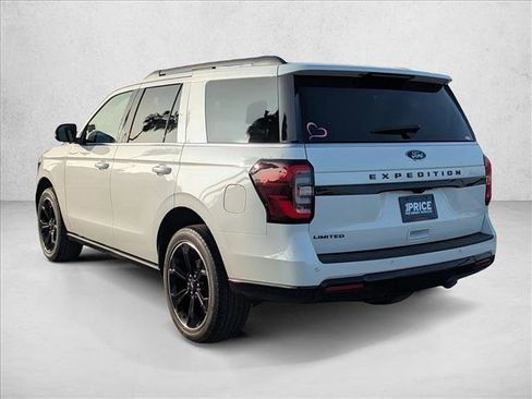 Used 2022 Ford Expedition Limited image 8
