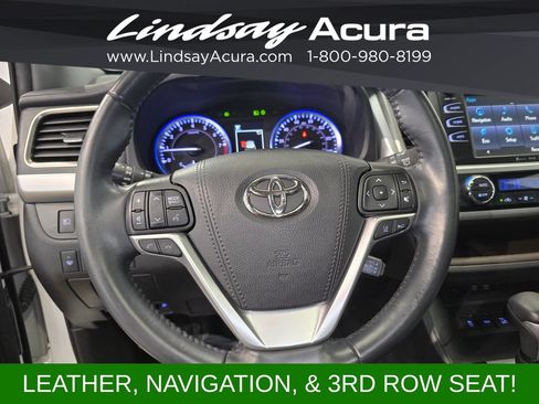 Used 2019 Toyota Highlander XLE AWD/4WD image 15