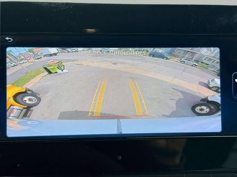 Used 2025 Mercedes-Benz Sprinter 2500 image 9
