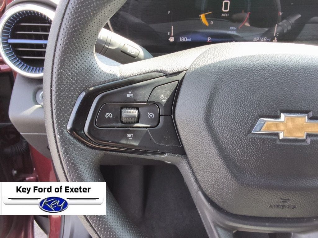 Used 2025 Chevrolet Trax LT FWD image 27