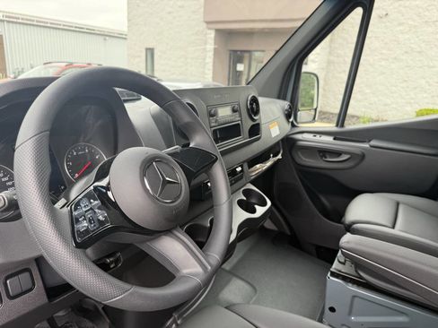 Used 2026 Mercedes-Benz Sprinter 2500 image 16