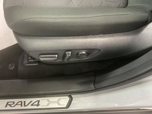 Used 2025 Toyota RAV4 XLE w/ Convenience Package AWD/4WD image 10