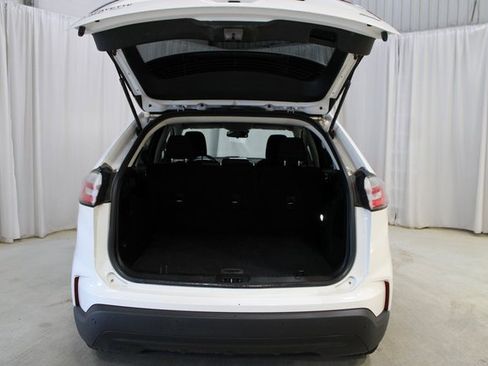 Used 2021 Ford Edge SE image 7
