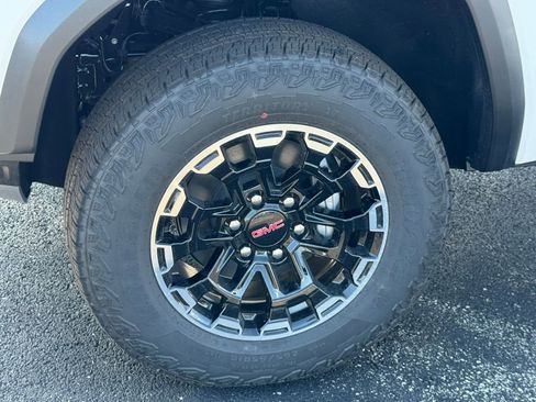 New 2026 GMC Canyon AT4 w/ Technology Plus Package AWD/4WD image 14