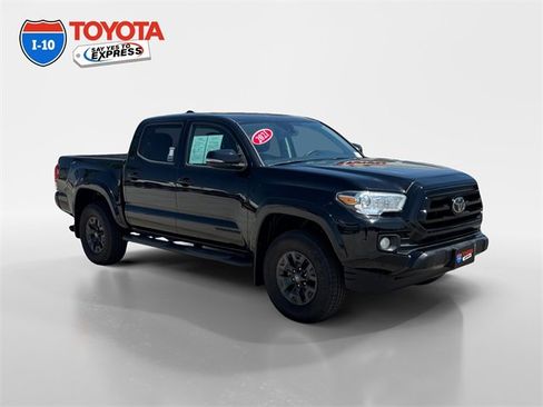 Used 2021 Toyota Tacoma SR5 w/ Trail Edition image 7
