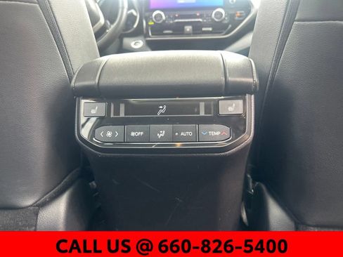 Certified 2024 Toyota Highlander Platinum AWD/4WD image 11