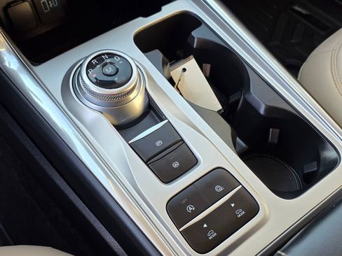 Used 2020 Ford Explorer XLT w/ Equipment Group 202A image 24