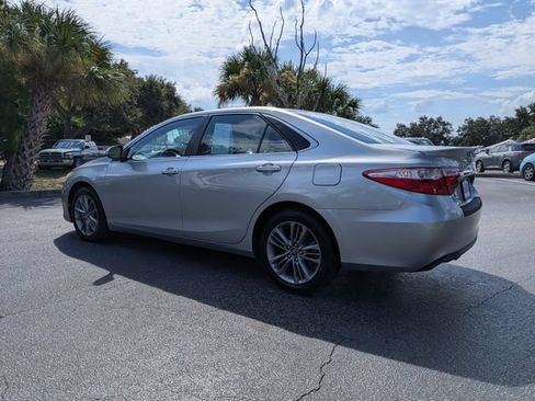 Used 2017 Toyota Camry SE FWD image 6